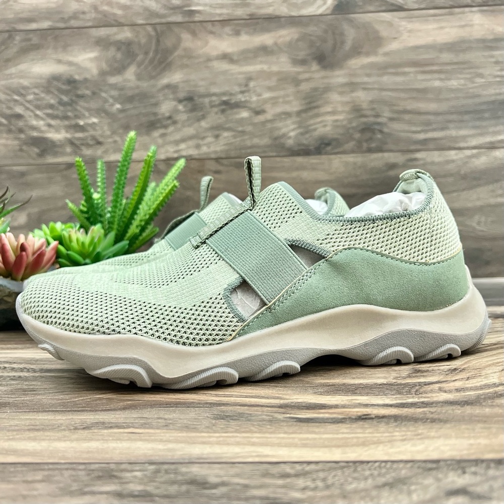 NIB Earth Origins Tanvi 7.5W 8.5W WIDE Knit Trail Slip On Sneaker Dusty Green - Picture 4 of 12